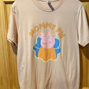 Peppa Pig Mommy Pig T-Shirt  Bella + canvas - Light Pink color. Size M women’s